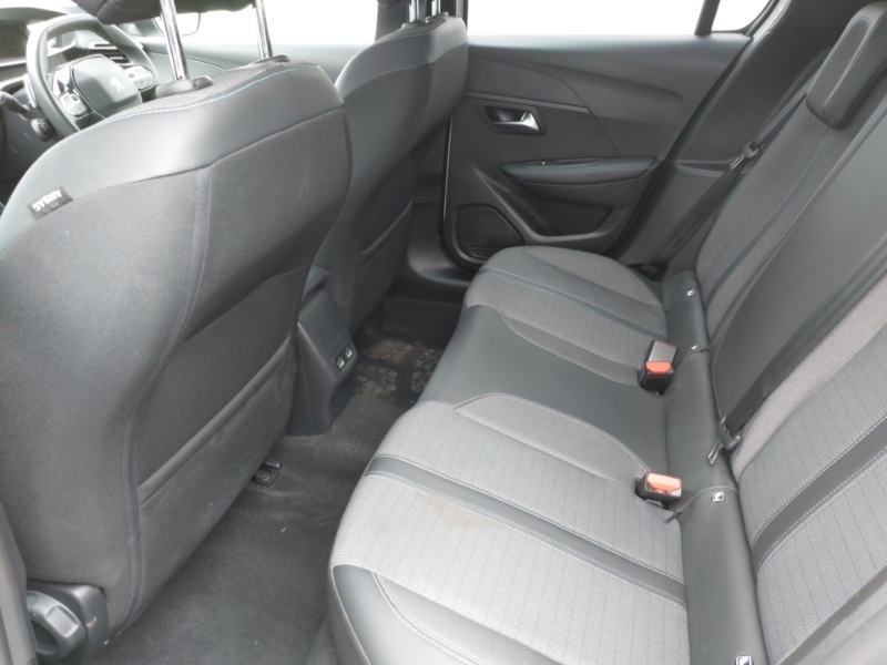 Peugeot 208 1.2 Puretech 130 Allure Premium Eat8 KW23OFM White #6
