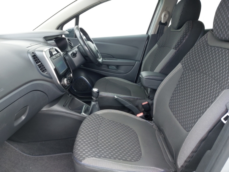 Renault Captur 1.5 Dci 110 Dynamique S Nav ST67LFV Silver #5