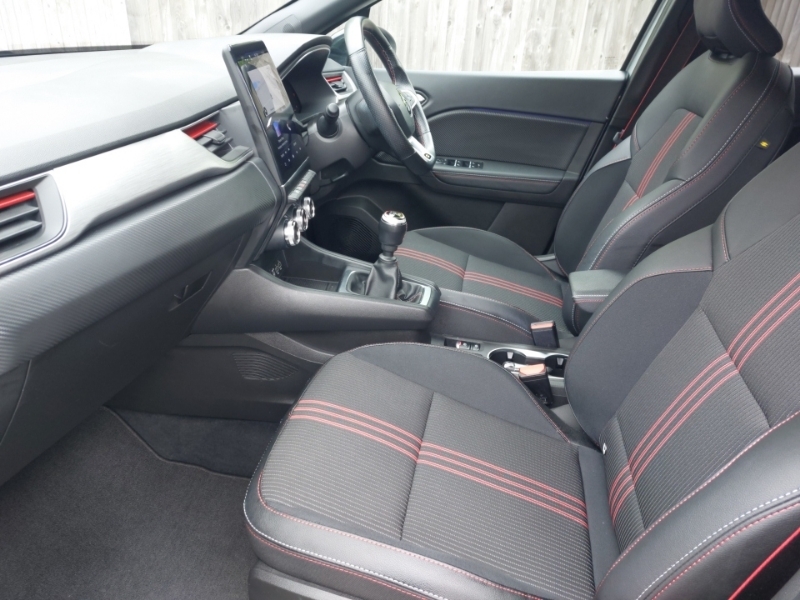 Renault Captur 1.3 Mild Hybrid 140 R.s. Line MT22HPY Silver #5