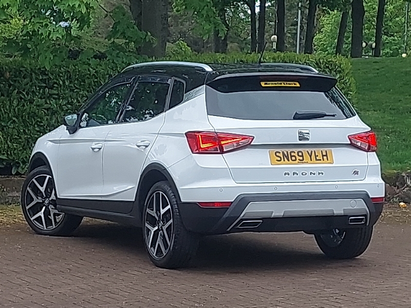 Seat Arona 1.0 Tsi 115 Fr Sport Ez SN69YLH White #2