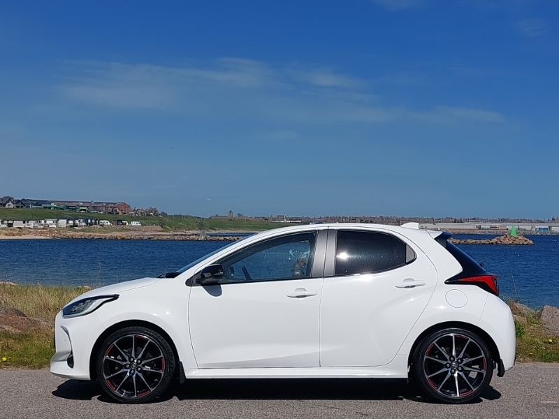 Toyota Yaris 1.5 Hybrid Gr Sport Cvt ST72MDN White #4