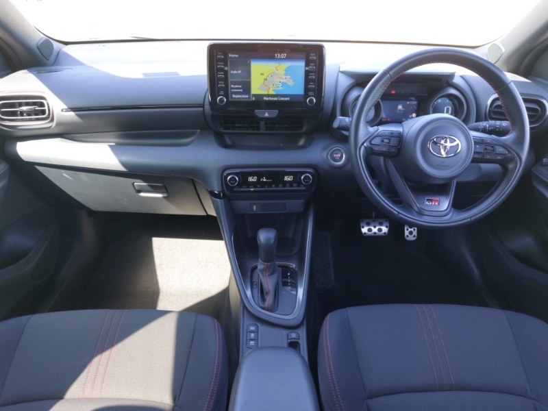 Toyota Yaris 1.5 Hybrid Gr Sport Cvt ST72MDN White #3
