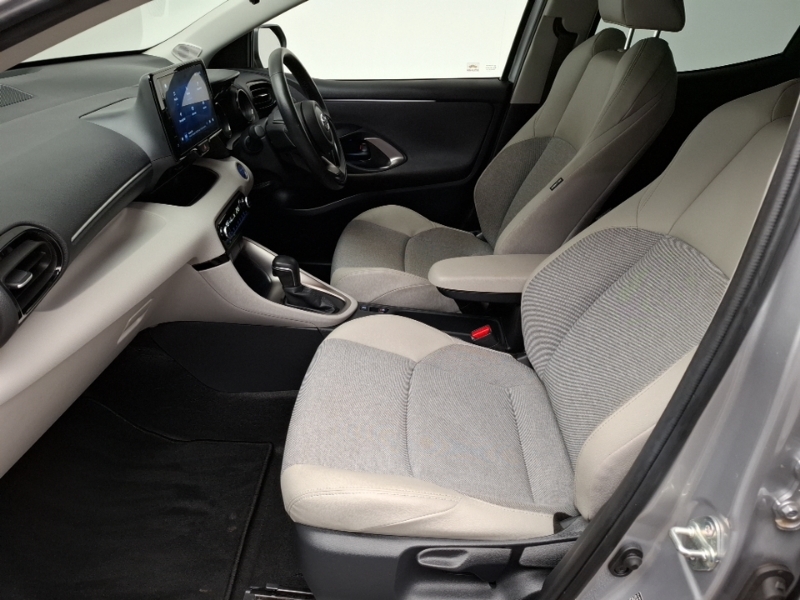 Toyota Yaris 1.5 Hybrid Excel Cvt SB22RUO Silver #5