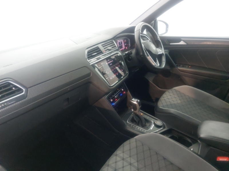 Volkswagen Tiguan 2.0 Tdi 4Motion R-line Dsg LO72MVU Black #5