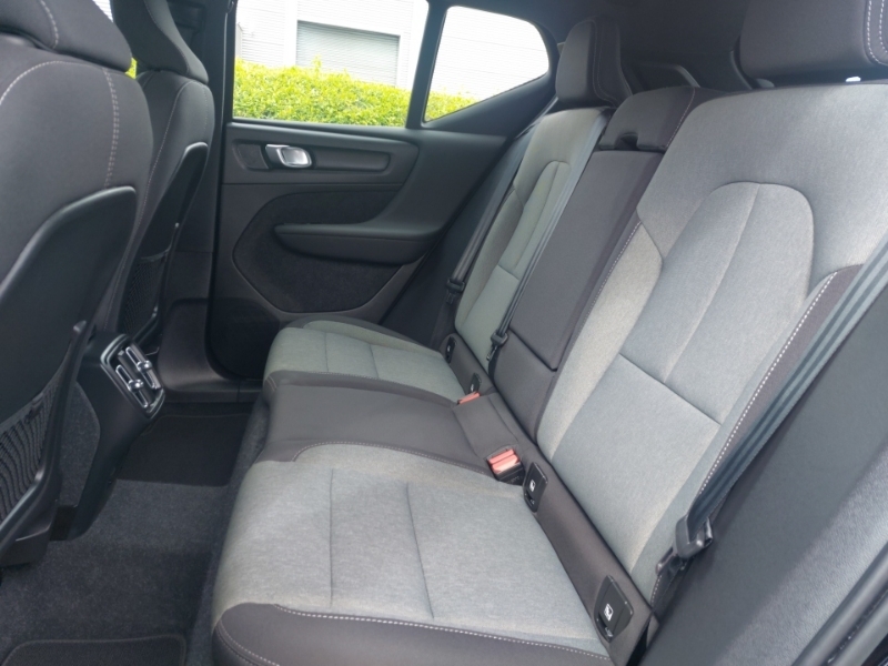 Volvo XC40 2.0 B3p Core WD72GWC Black #6