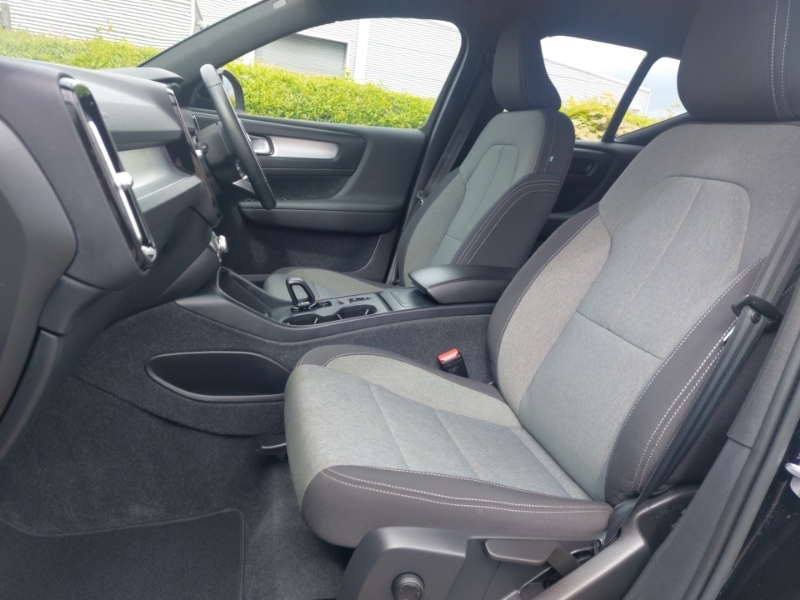 Volvo XC40 2.0 B3p Core WD72GWC Black #5