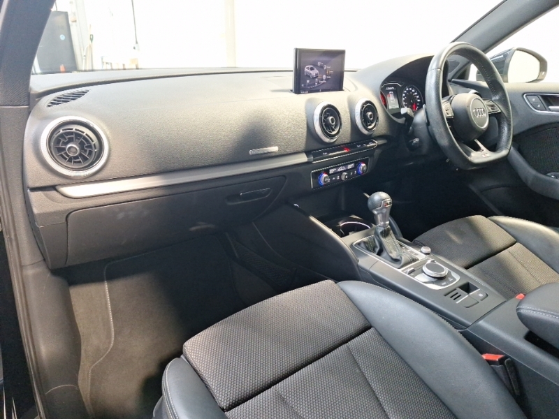 Audi A3 1.5 Tfsi S Line S Tronic Black #5