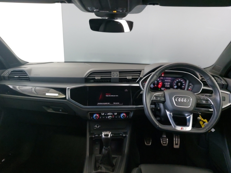 Audi Q3 35 Tfsi Black Edition Comfortsound Pack AK71HRJ Grey #3