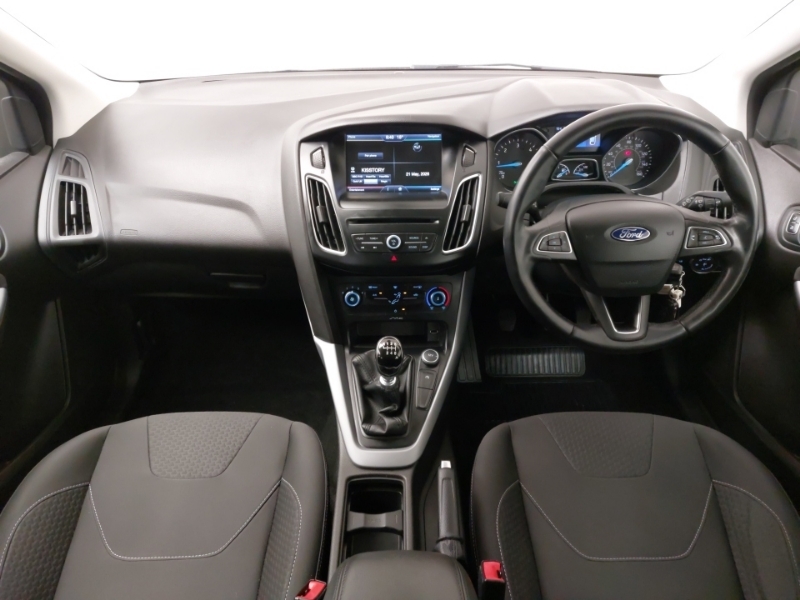 Ford Focus 1.5 Tdci 120 Zetec Silver #3