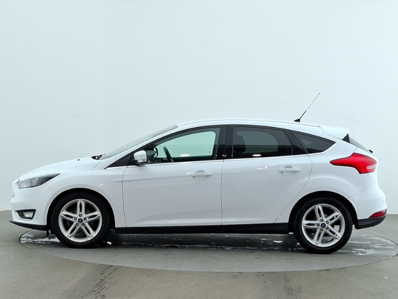 Ford Focus 1.5 Tdci 120 Titanium WN17UXJ White #4