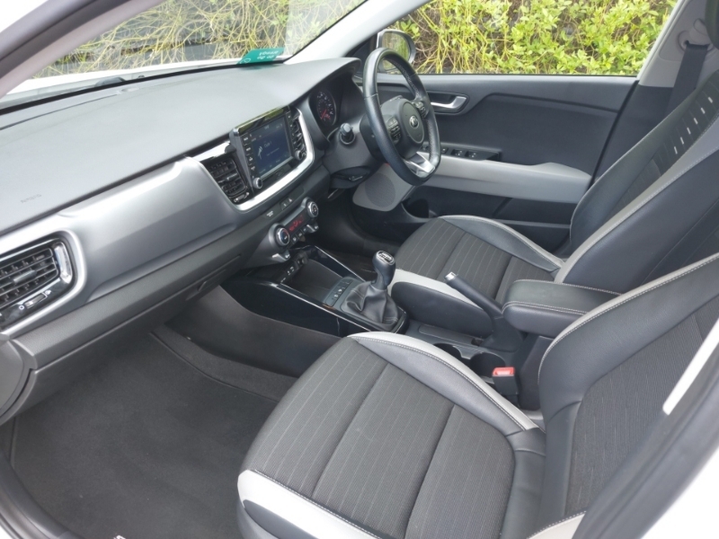 Kia Stonic 1.0T Gdi 3 SH20BDZ White #5