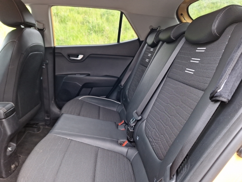 Kia Stonic 1.0T Gdi 48V 98 Gt-line S Dct SE24HGJ Yellow #6