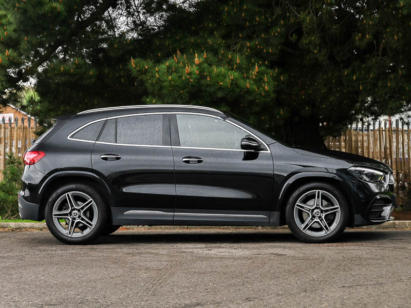 Mercedes-Benz GLA Class Gla 200 Amg Line Premium MA74UTR Black #4