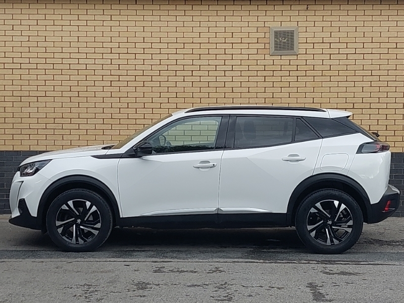 Peugeot 2008 1.2 Puretech Allure Premium SD22VEV White #4