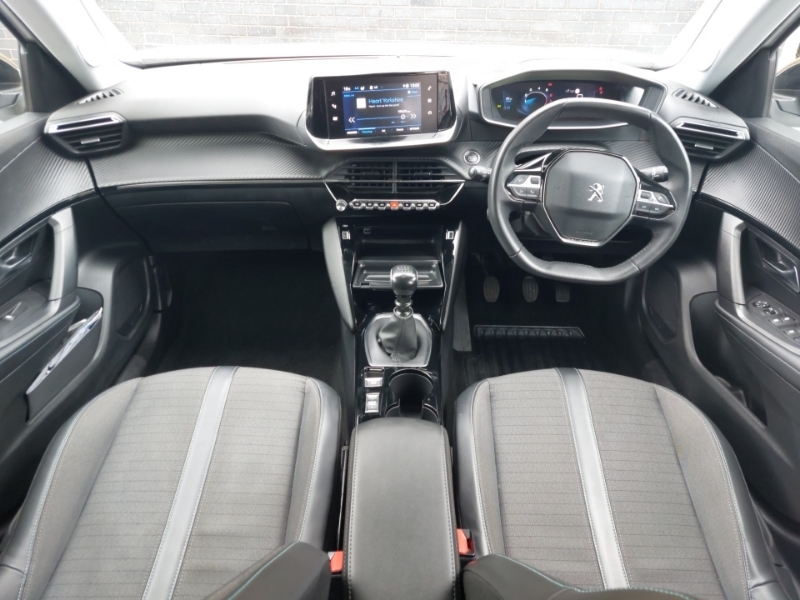 Peugeot 2008 1.2 Puretech Allure Premium SD22VEV White #3