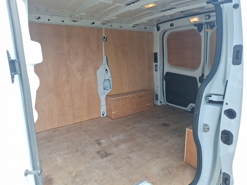 Renault Trafic Sl30 Blue Dci 130 Advance Van SH24RLO White #6