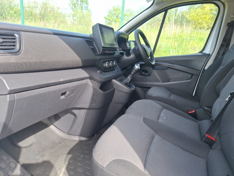 Renault Trafic Sl30 Blue Dci 130 Advance Van SH24RLO White #5
