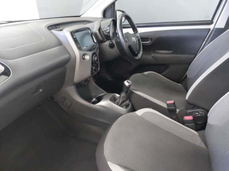 Toyota Aygo 1.0 Vvt-i X-play Tss FL71BRZ Silver #5