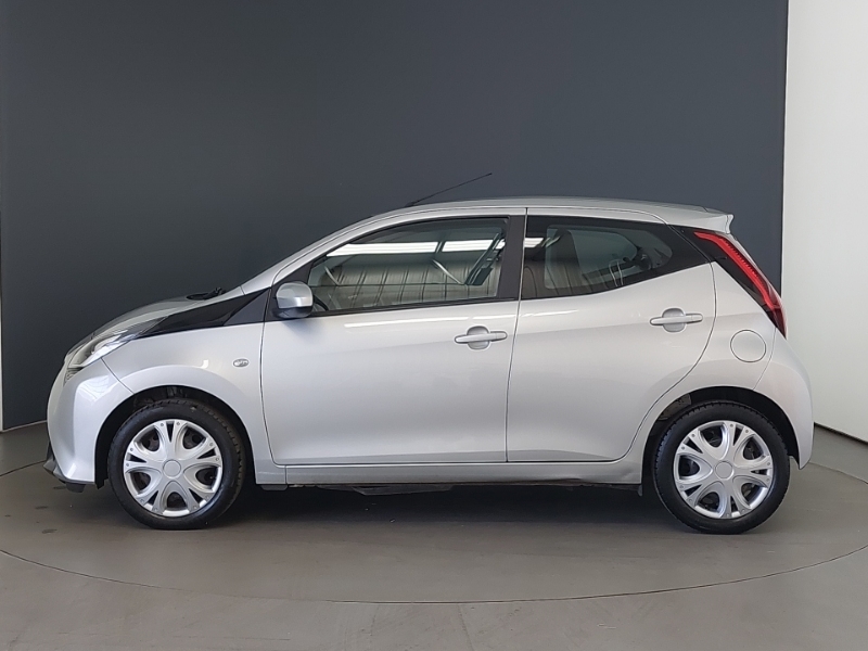 Toyota Aygo 1.0 Vvt-i X-play Tss FL71BRZ Silver #4