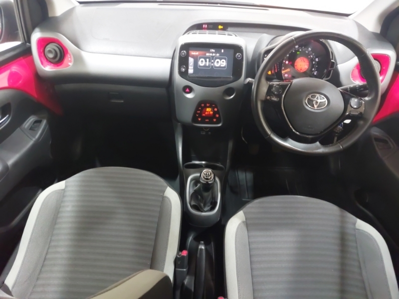 Toyota Aygo 1.0 Vvt-i X-trend SJ69TUA Red #3