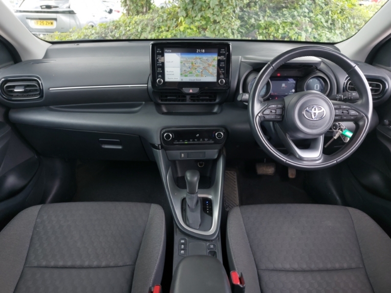 Toyota Yaris 1.5 Hybrid Design Cvt Nav BL72NVY White #3