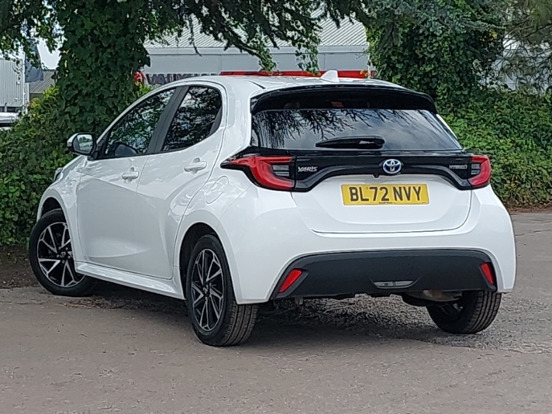 Toyota Yaris 1.5 Hybrid Design Cvt Nav BL72NVY White #2