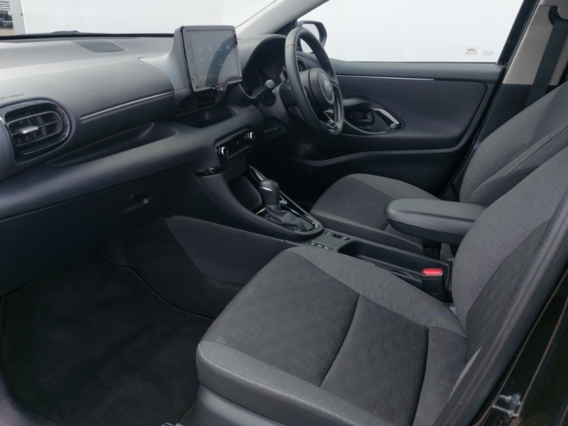 Toyota Yaris 1.5 Hybrid Design Cvt SC24NRN Black #5