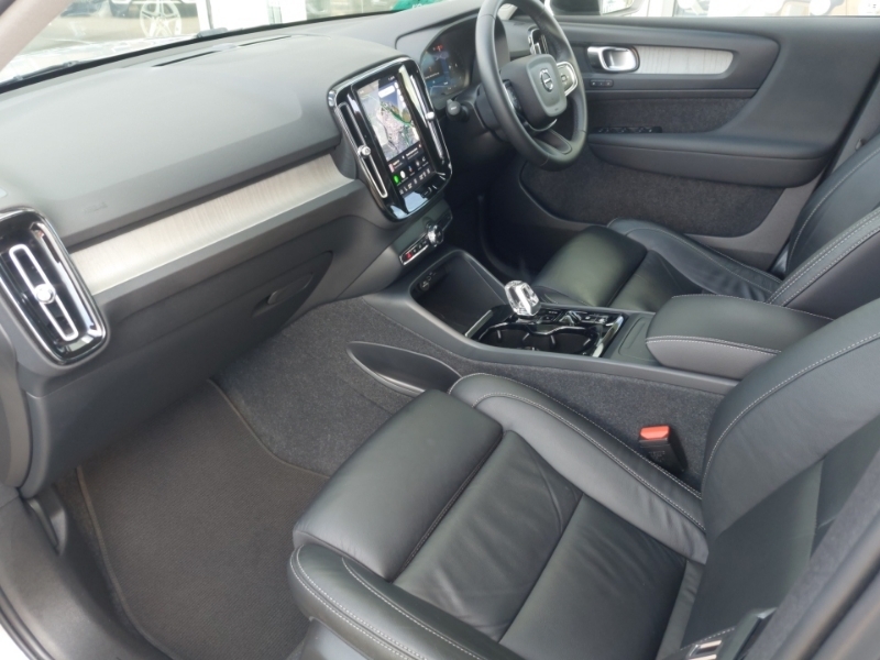 Volvo XC40 2.0 B3p Plus Dark CK23HDV Silver #5