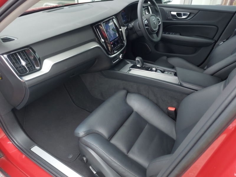 Volvo V60 2.0 B3p Plus Dark 7 Speed CK23GZU Red #5
