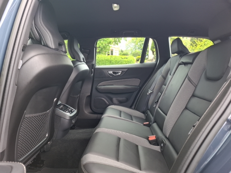 Volvo V60 2.0 B3p Plus Dark 7 Speed Blue #6