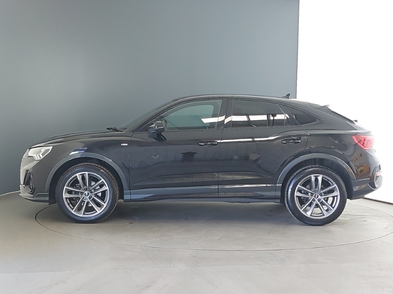 Audi Q3 35 Tfsi Black Edition S Tronic YC23BWA Black #4