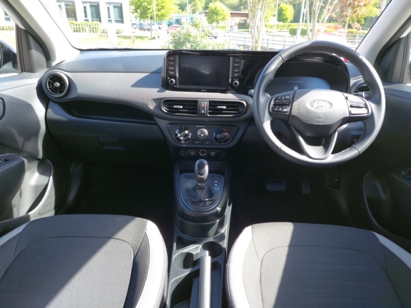Hyundai I10 1.0 63 Advance Nav EN25BMY White #3