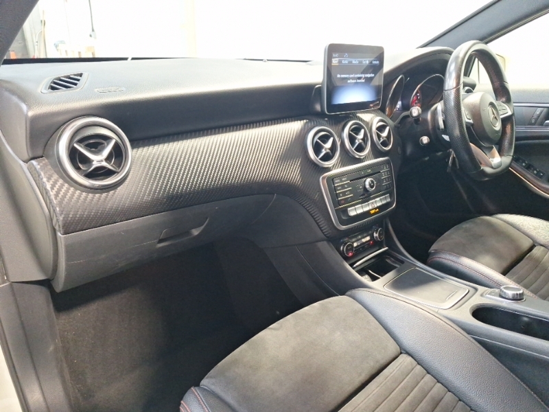 Mercedes-Benz A Class A180d Amg Line LS18XHC White #5