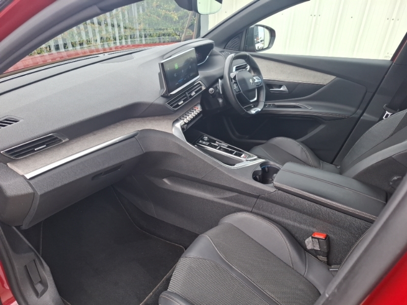 Peugeot 3008 1.5 Bluehdi Gt Eat8 DA23UDN Red #5