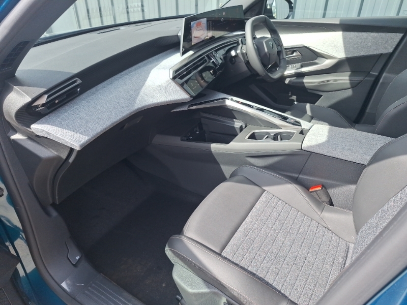 Peugeot 3008 1.2 Hybrid 145 Allure E-dsc6 Blue #5
