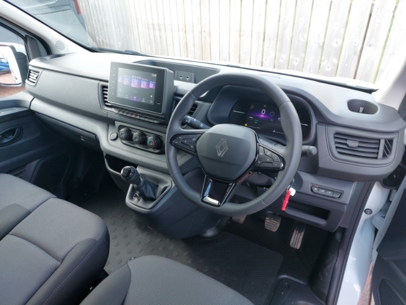 Renault Trafic Ll30 Blue Dci 130 Advance Safety Van White #3
