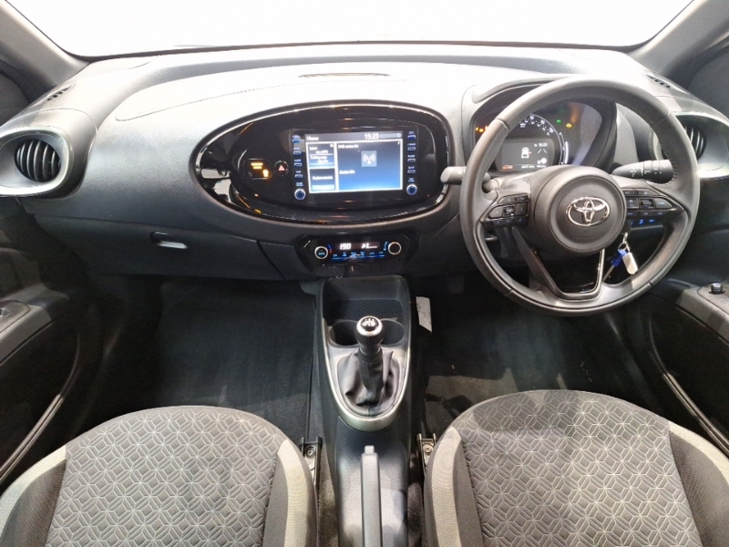 Toyota Aygo X 1.0 Vvt-i Edge NG23GJE Green #3
