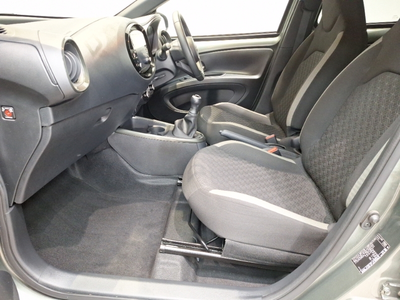 Toyota Aygo X 1.0 Vvt-i Edge NG23GJE Green #5
