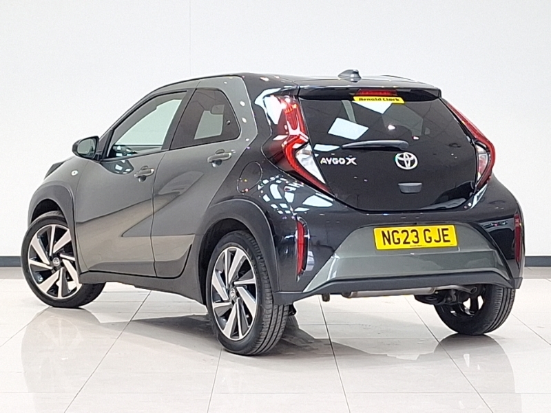 Toyota Aygo X 1.0 Vvt-i Edge NG23GJE Green #2