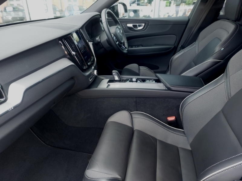 Volvo XC60 2.0 B4d R Design Awd Geartronic SK22VUC Silver #5