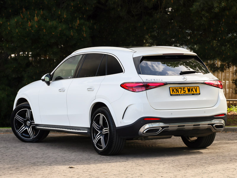 Mercedes-Benz GLC Class Glc 300D 4Matic Amg Line Premium 9G-tronic KN75WKV White #2