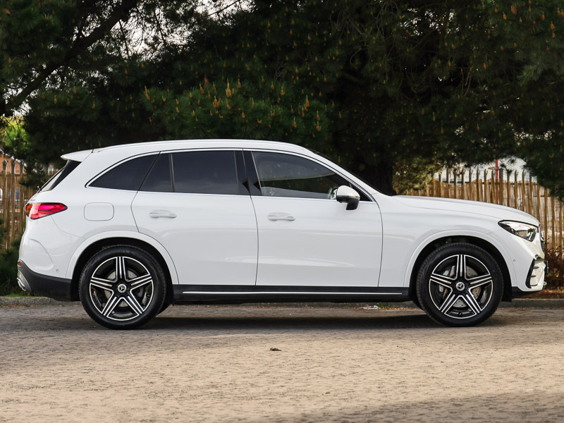 Mercedes-Benz GLC Class Glc 300D 4Matic Amg Line Premium 9G-tronic KN75WKV White #4