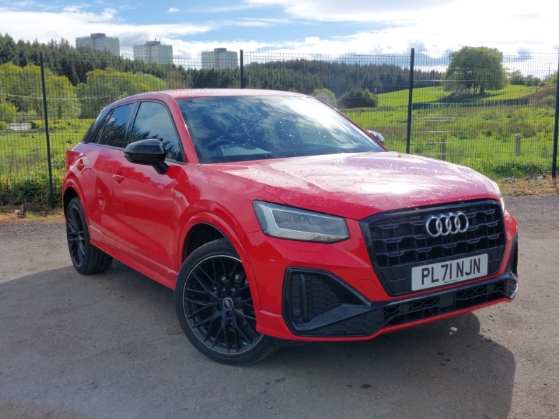 Audi Q2 35 Tfsi Black Edition S Tronic Red