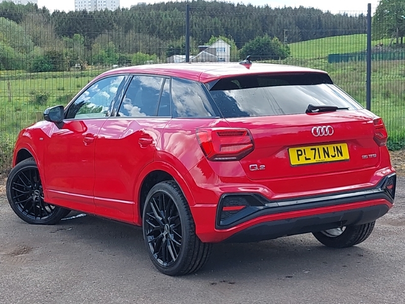 Audi Q2 35 Tfsi Black Edition S Tronic PL71NJN Red #2