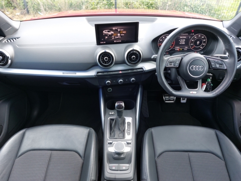 Audi Q2 35 Tfsi Black Edition S Tronic PL71NJN Red #3