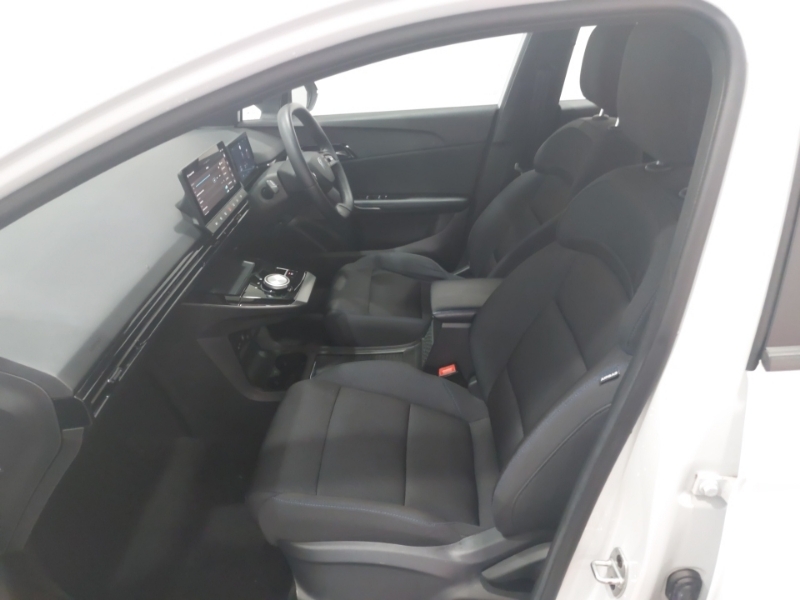 MG MG4 125Kw Se Ev 51Kwh FL23HGN White #5