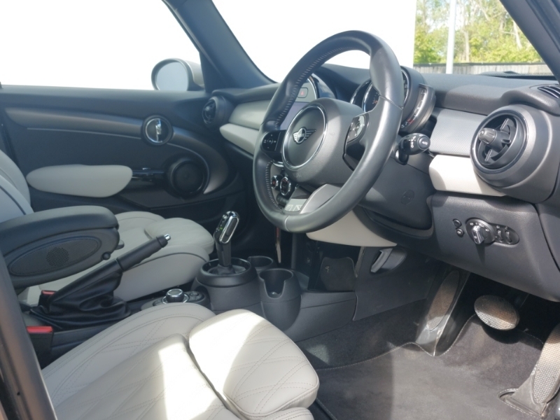 Mini Hatch 1.5 Cooper Exclusive SD71MHO Black #6