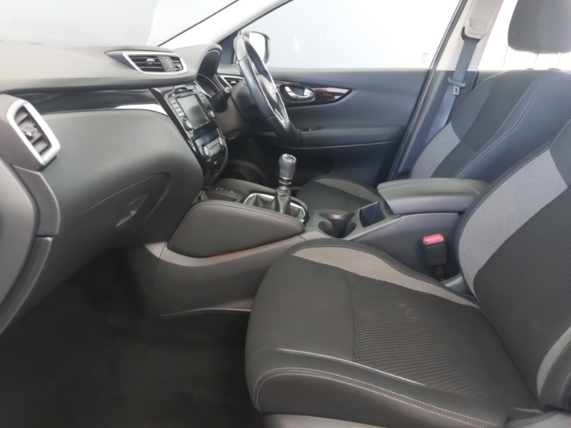 Nissan Qashqai 1.3 Dig-t Acenta Premium VL19GVN Silver #5