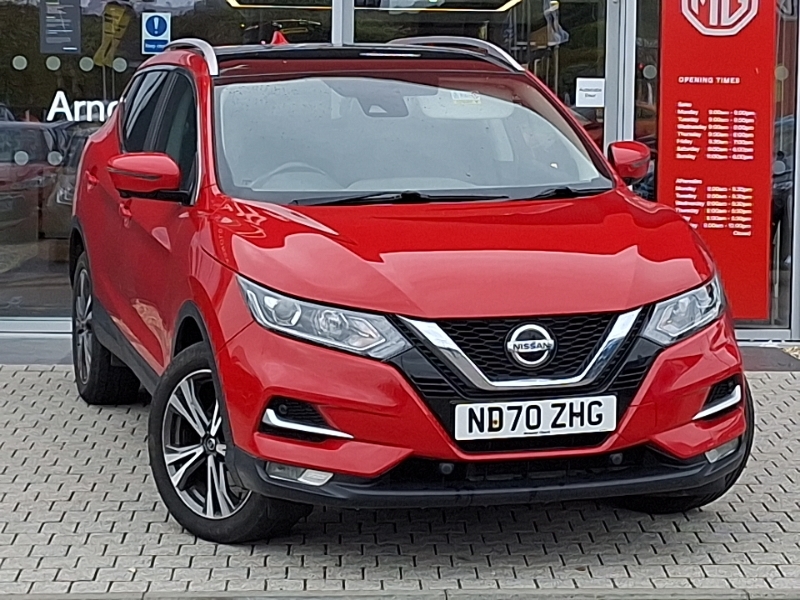 Nissan Qashqai 1.3 Dig-t N-connecta Glass Roof Pack Red