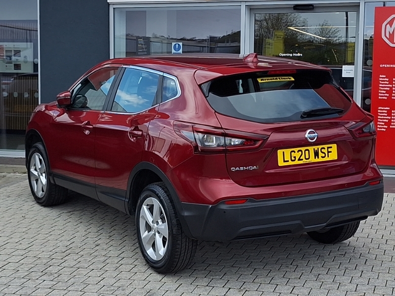 Nissan Qashqai 1.3 Dig-t 160 Acenta Premium LG20WSF Red #2